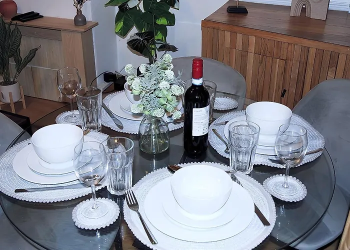 2Br House-Sleeps 5-Parking-Contractors & Families