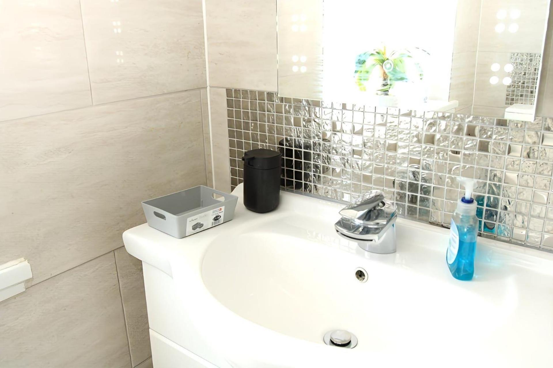2Br House-Sleeps 5-Parking-Contractors & Families Birmingham