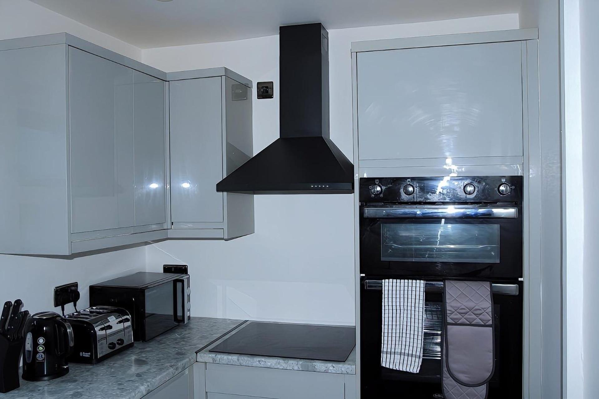 2Br House-Sleeps 5-Parking-Contractors & Families * Birmingham